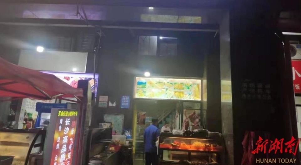 书院路社区开展“清除餐饮油烟味、守护社区烟火气”专项整治行动