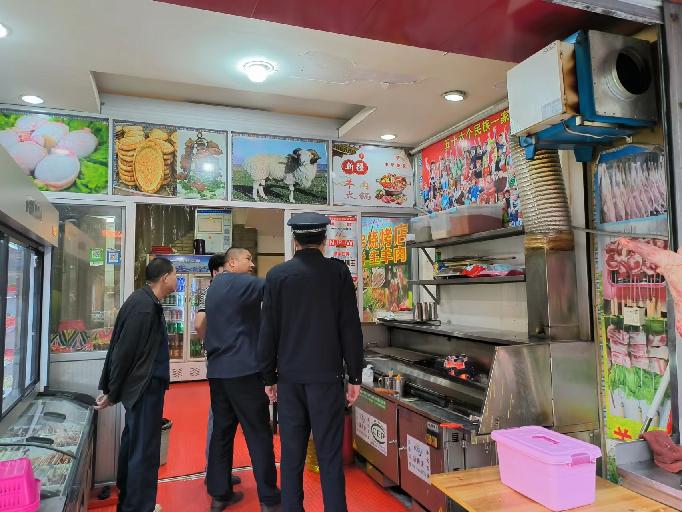 长乐区城建监察大队开展餐饮油烟治理行动
