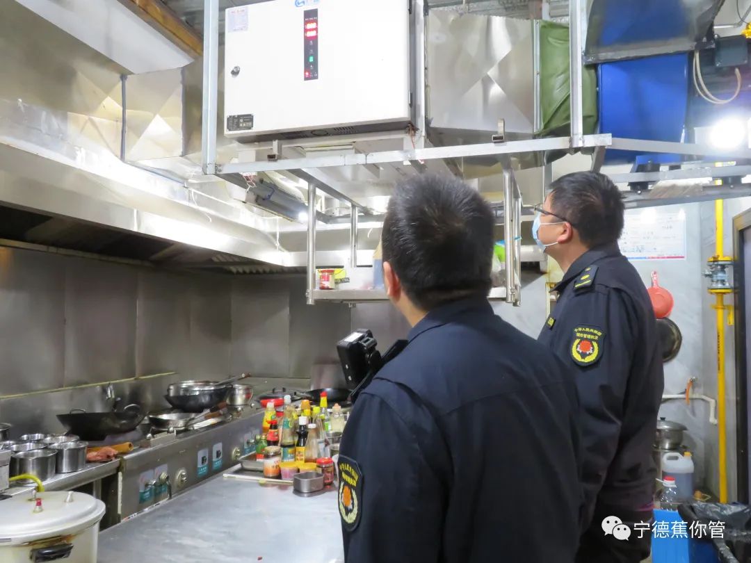 蕉城区城市管理局推进中心城区餐饮油烟污染专项整治行动