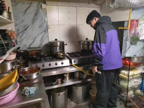 翠屏街道办开展辖区燃气安全使用专项整治行动