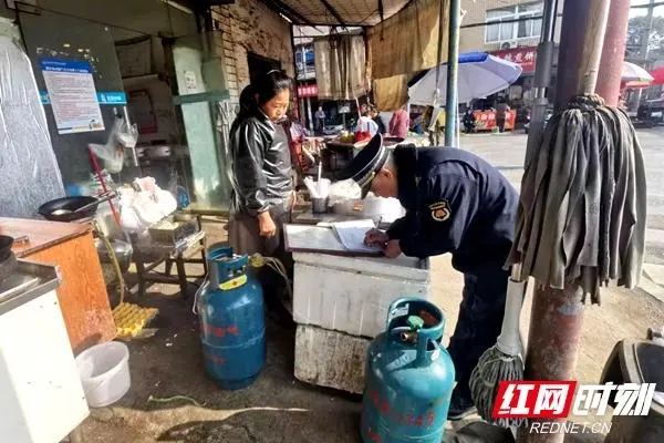 大托铺街道开展联合排查整治行动