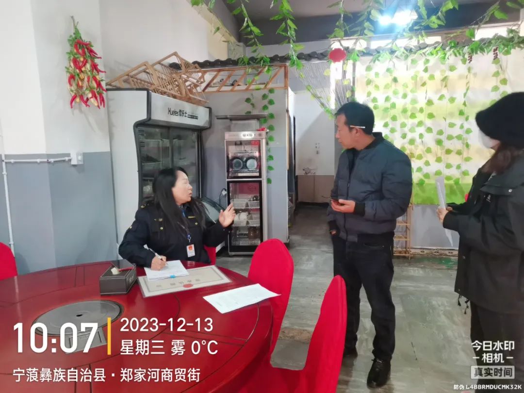 宁蒗县生态环境分局五举措推动餐饮油烟治理