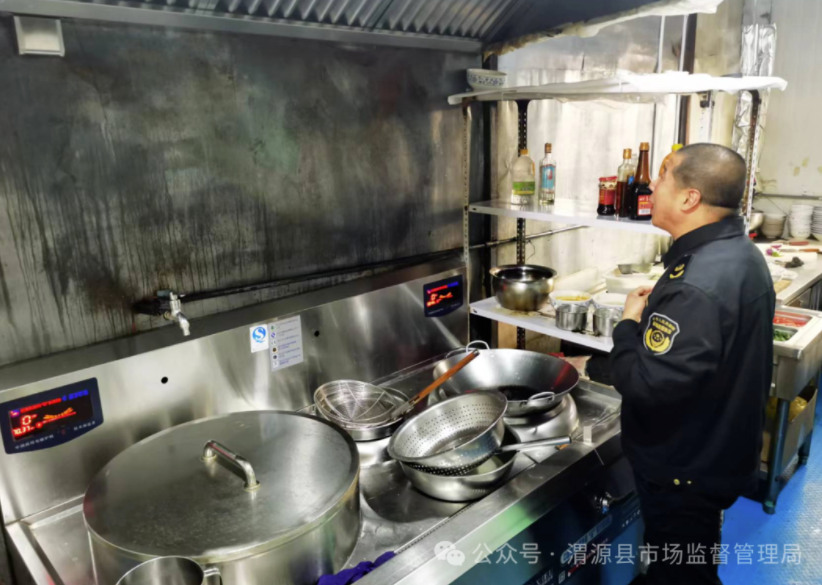 上湾镇市场监督管理所三举措开展餐饮单位油烟治理整治行动
