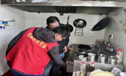文星社区开展油烟净化器排查专项行动