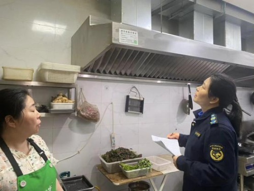 岗集镇三举措加大餐饮油烟污染治理力度