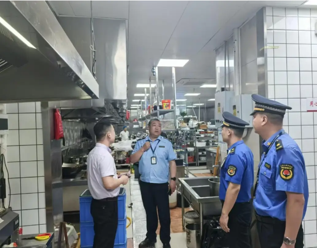 尉氏县多部门联合开展餐饮油烟综合执法检查