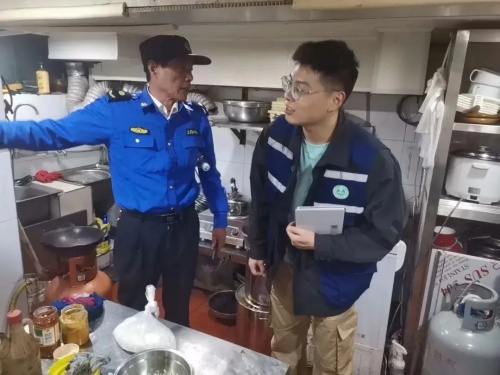 宝塔路街道多部门联合开展整治餐饮油烟专项联合执法行动