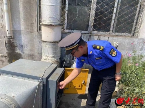兰山城管三举措推进餐饮油烟专项治理行动