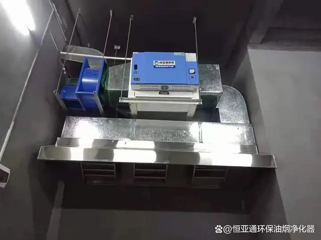 辽宁路综合执法中队开展油烟排放检查行动
