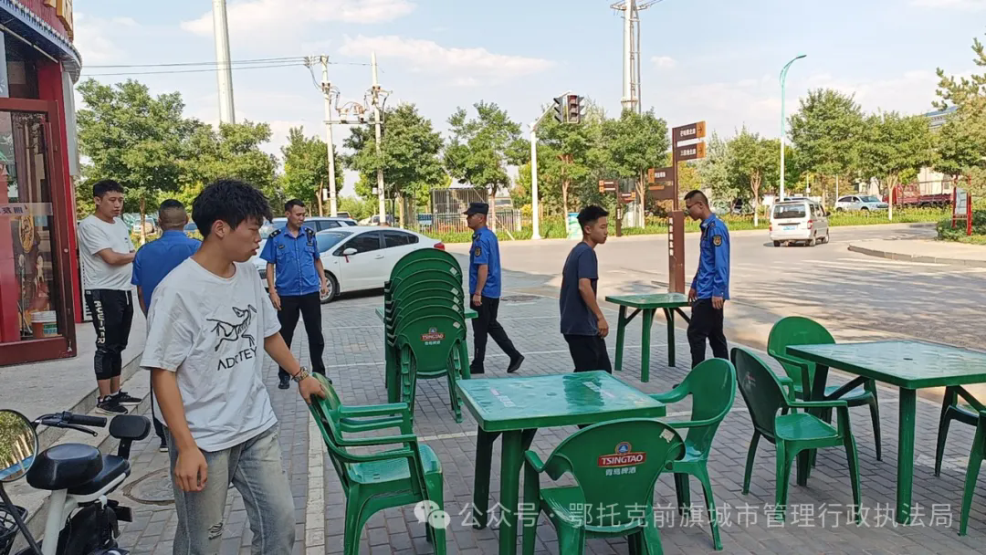 鄂托克前旗城市执法局开展餐饮油烟和露天烧烤专项整治行动