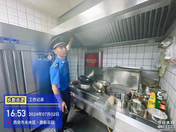 西安经开区城管局开展餐饮油烟专项排查行动