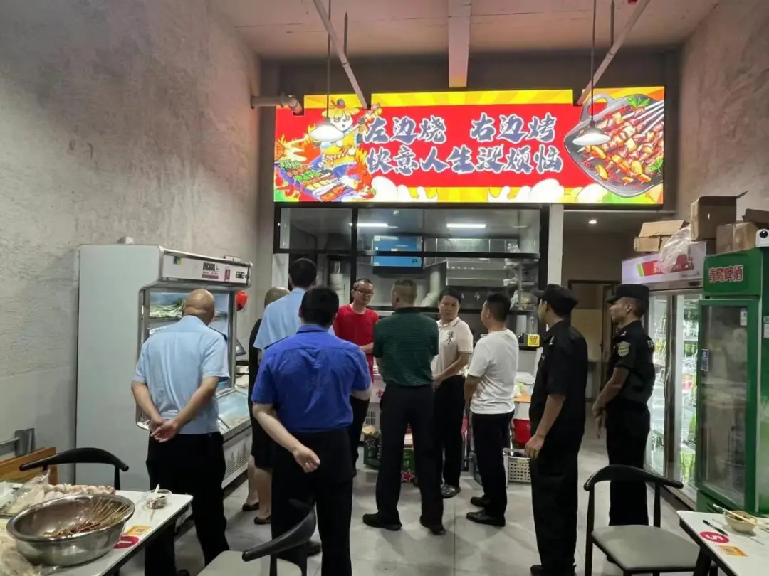 龙岩市新罗区多部门联合开展餐饮油烟检查