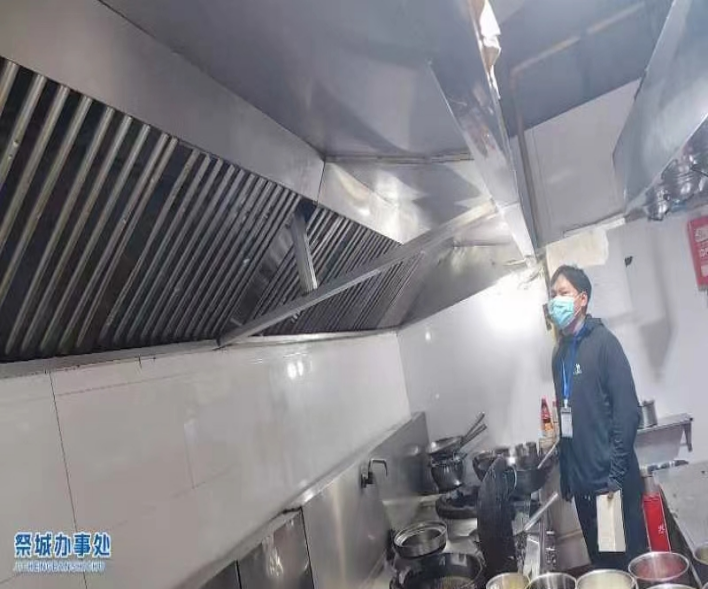 祭城路街道办事处三举措开展餐饮油烟及燃煤污染治理专项行动