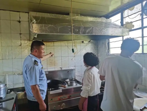 高台县市场监督管理局开展餐饮单位油烟污染问题大排查大整治工作