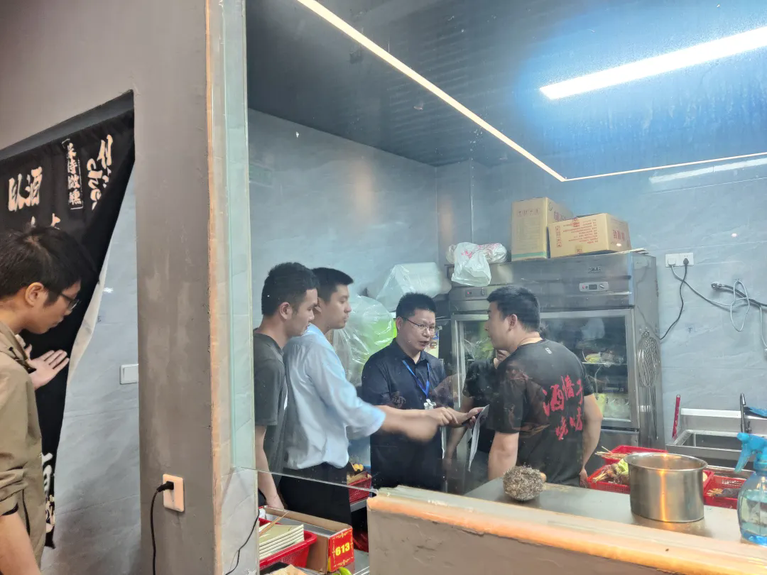 福州市高新区多部门联合开展油烟污染整治联合执法行动