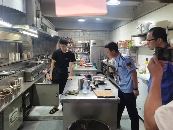 柘荣县多部门联合开展城市餐饮油烟污染整治联合执法行动