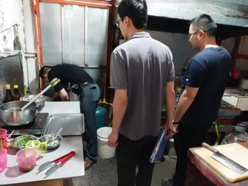 向阳乡推进餐饮油烟整治工作