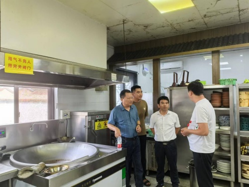 长丰县造甲乡环保站联合多部门开展餐饮油烟问题专项检查