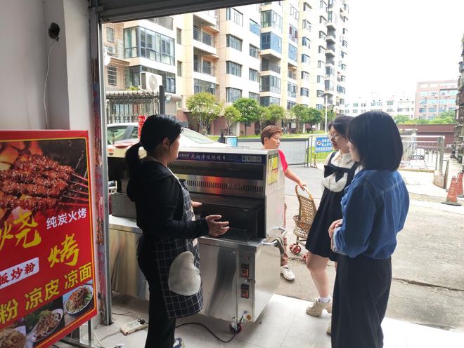 黄泥塘街道凤阳社区推进“夏季攻势”行动